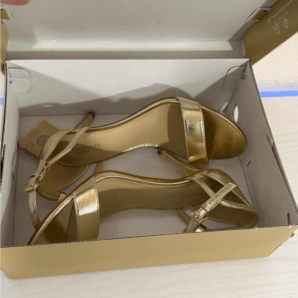 NIB Michael Kors Simone Mid Sandal Pale Gold High Heel Ankle Strap Shoes Sz 7 - Picture 7 of 13